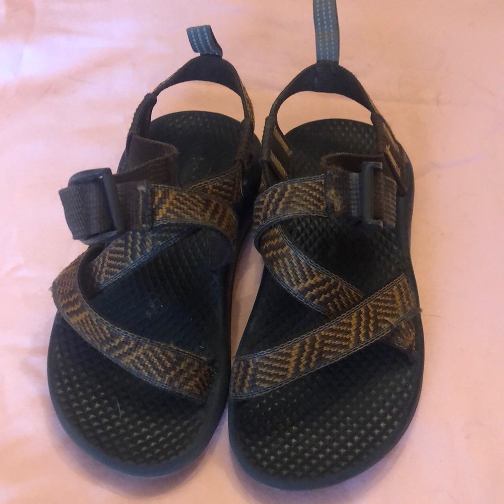 Youth chacos